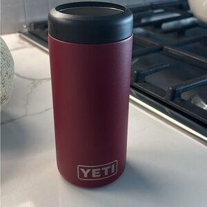 Yeti slim can cooler